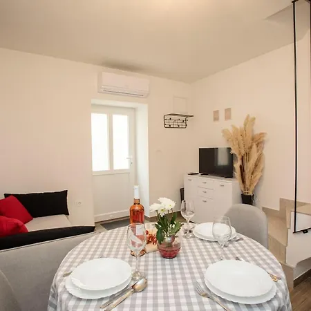 Studio Apartman Amalie Pazin Extérieur photo